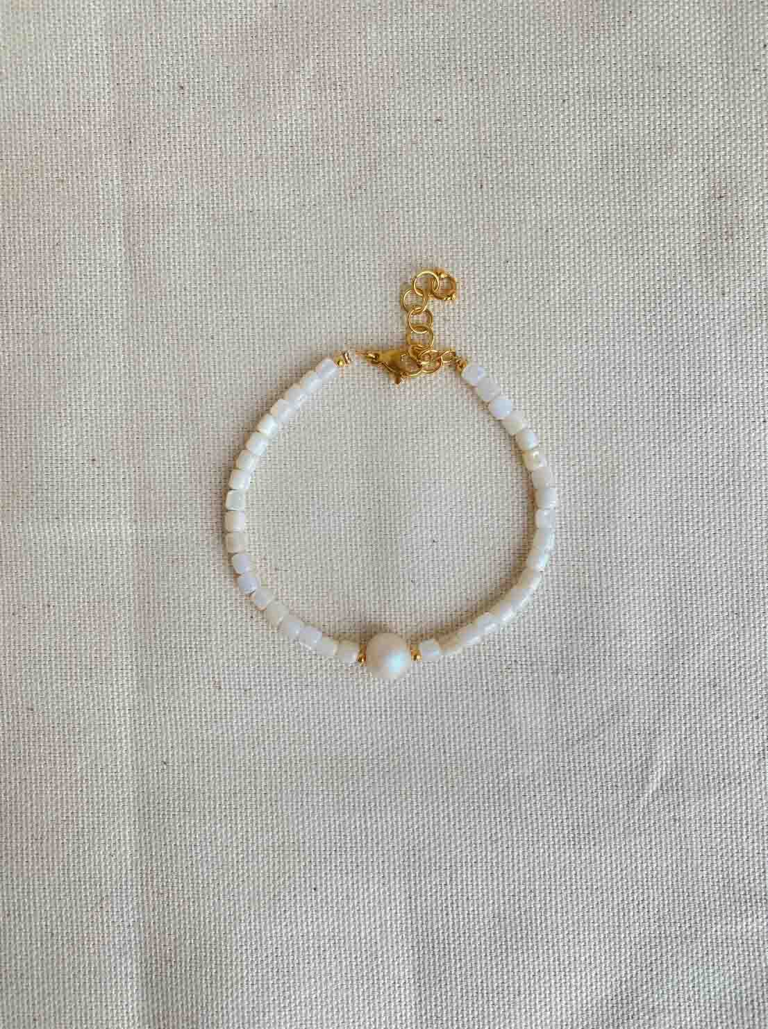 PEARL - Pulsera cuentas nácar con perla