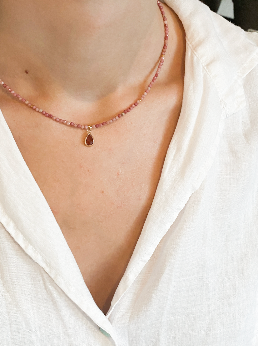 CHARM - Collar mini cuentas burdeos