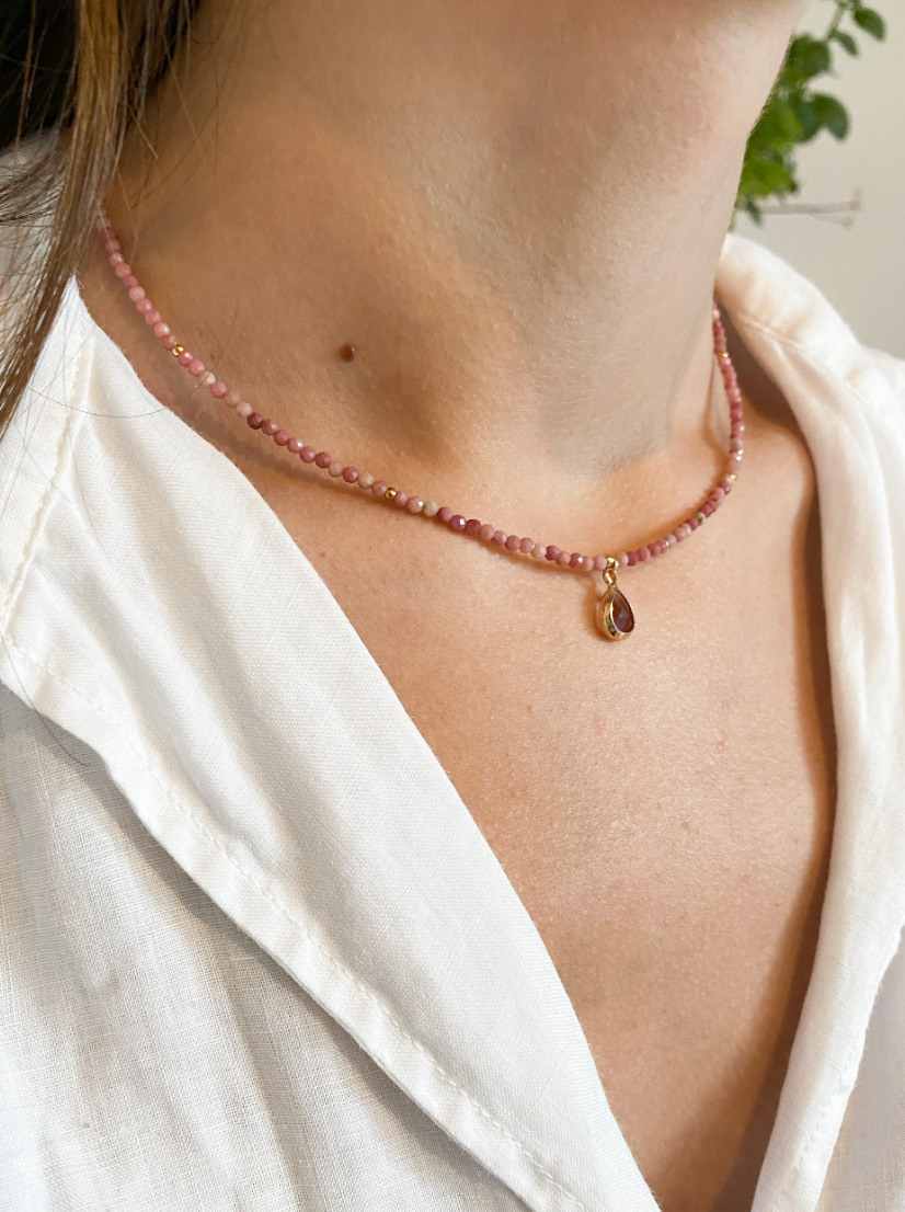 CHARM - Collar mini cuentas burdeos