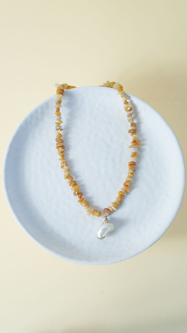 SAND - Collar mineral amarillo