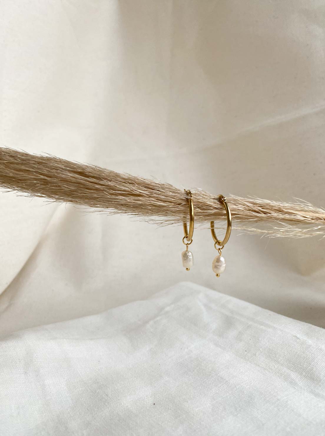 PEARL - Basic large hoop earrings