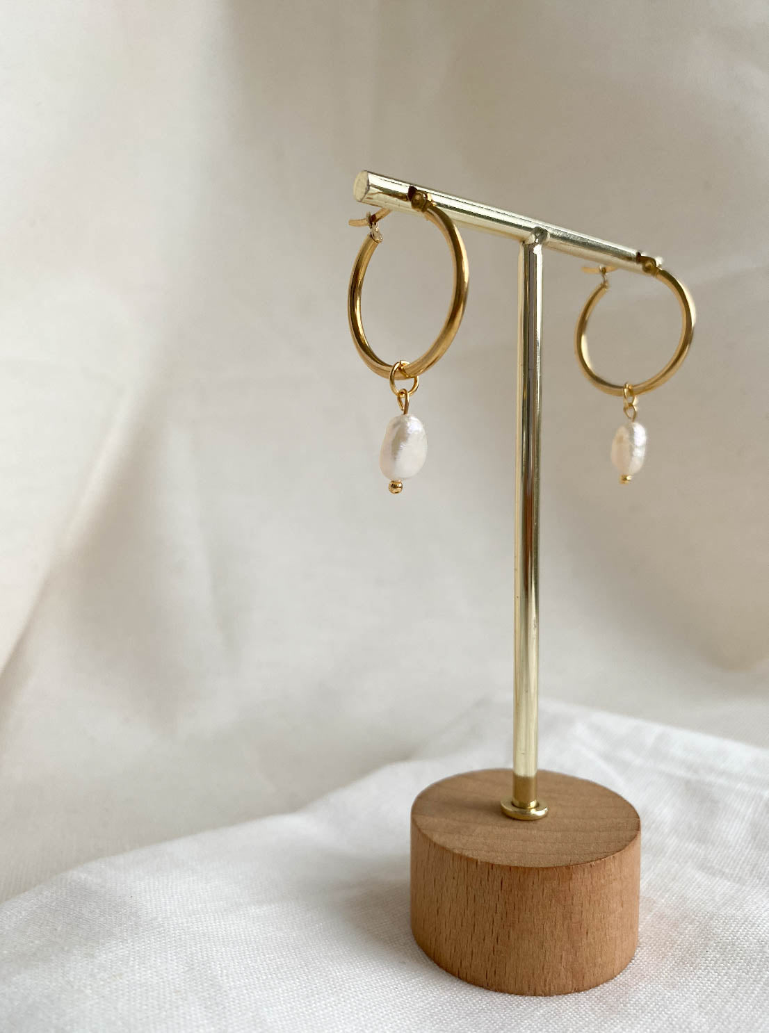 PEARL - Basic large hoop earrings